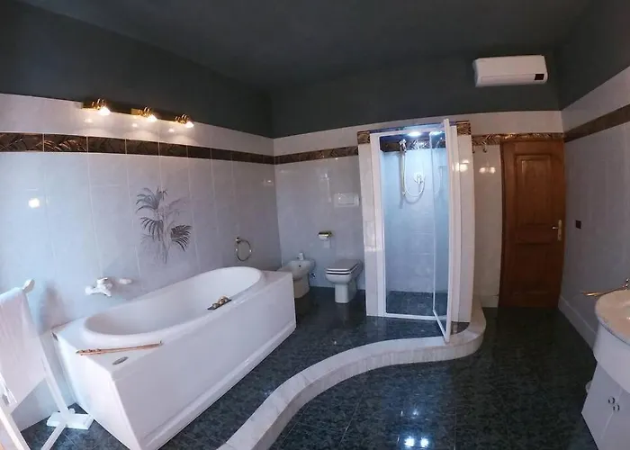 וילה La Menchina